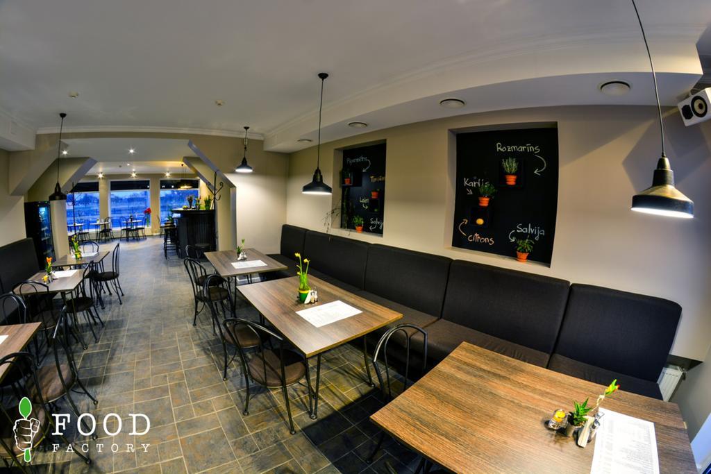 Hotel Albatross Рига Екстериор снимка