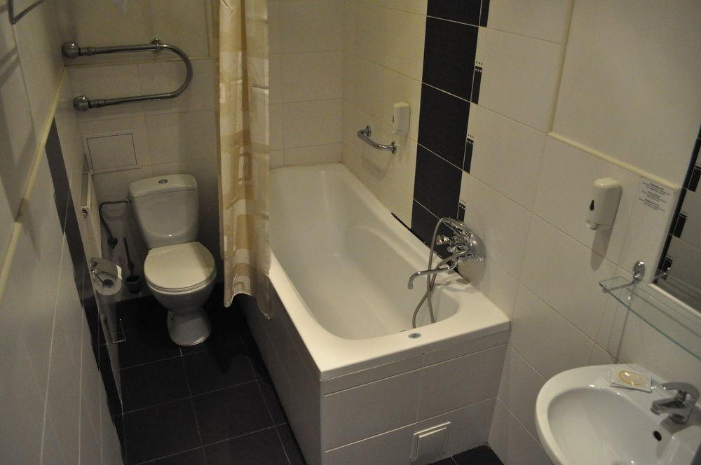 Hotel Albatross Рига Екстериор снимка