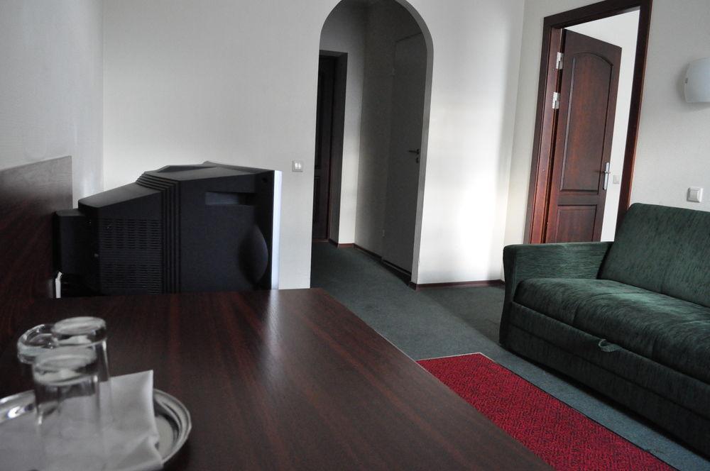 Hotel Albatross Рига Екстериор снимка