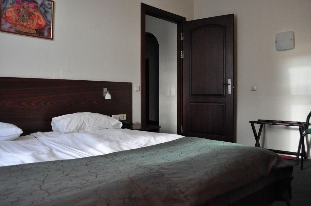 Hotel Albatross Рига Екстериор снимка