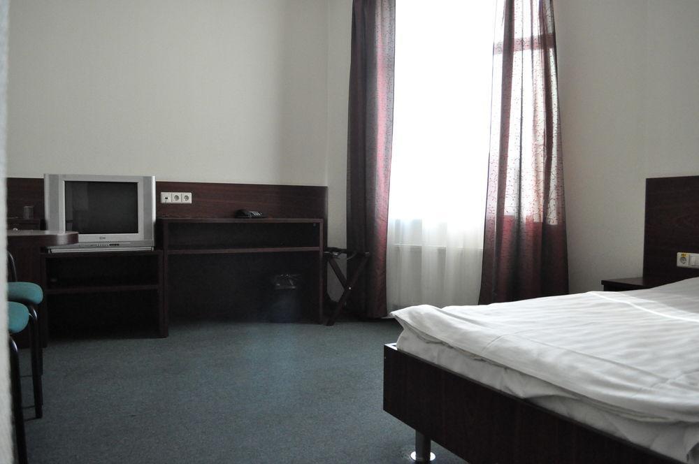 Hotel Albatross Рига Екстериор снимка