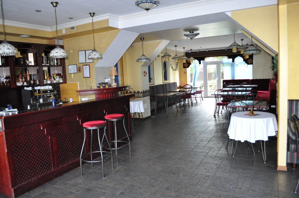 Hotel Albatross Рига Екстериор снимка